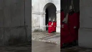 Kings Guard Ties Colleagues Shoe Laces FUNNY! #kingsguard #royalkingsguards #london