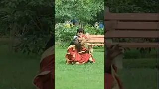 5 fot ki ladki ko pita 2 fot ke ladke ne #shortsvideo #funny