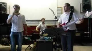 LendJazz e Lucas Schaedler - Berimbau & Água de Beber (recepção calouros UFPR Música 2014)