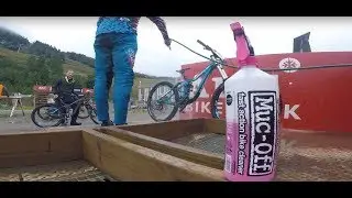 Моем велосипед с Muc-Off