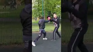 Четырехударная комбинация (джеб, кросс, джеб, апперкот). Обучение боксу