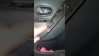 как снять накладку водительской двери renault sandero 2