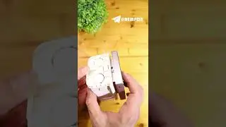 Сенсорная панель с экраном вместо обычного выключателя света.