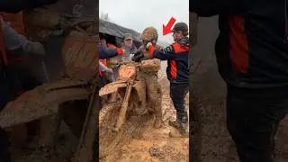 Секрет того, как мотокросс-гонщики видят сквозь густую грязь 😱🏍️ #facts