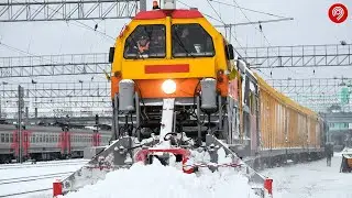 Как чистят ж/д пути от снега