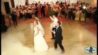 Dansul Mirilor - mirii si nasii intr-un colaj superb din 3 melodii  ( Scoala de dans FirstDance )