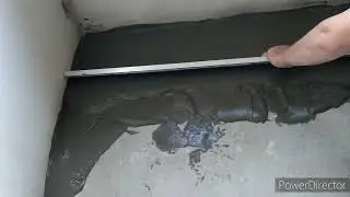 Выравниваем стяжку под ламинат, плиточным клеем.