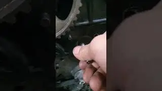 Тойота Ноах, замена помпы, установка шпильки, запуск(4)