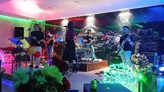 LIVEBAND on a First Set