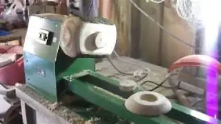 Как обойтись без патрона на токарном станке.How to do without a cartridge on a lathe on wood