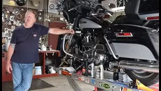 Harley-Davidson Oil Change at home