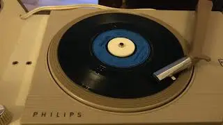 Insterburg & Co: Diese Scheibe ist ein Hit, auf Philipps Plattenspieler, Modell SK80