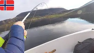 Žvejyba Norvegijos fjorde iš valties