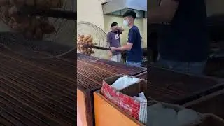 Harganya cuma 1rb tapi selalu banyak yang ngantri! 
