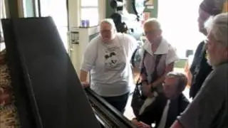 Laurel & Hardy Sing-Along