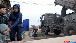 Купили дрова. Утепляю окна.Готовимся к зиме.