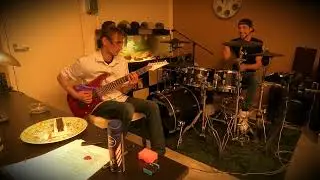 Balgior, Bas en Mike