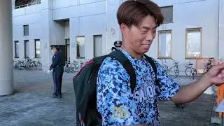 東京ヤクルトスワローズ松山秋季キャンプ2024 来場者にサインをする山野太一選手と金久保優斗選手！ 11/4坊っちゃんスタジアム
