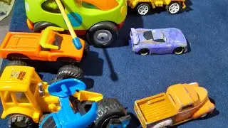 MY SON PLAYING WITH CAR TOYS #cartons #babyboy #cartoys