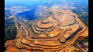 为开采巨型煤矿，中国用1418吨炸药进行爆破，现场直接地动山摇