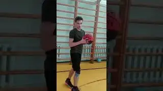 Мастер класс по баскетболу для учеников 6 классов  Проводит ученик 10 Б класса Спиваков Михаил