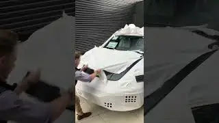 Unwrapping a Porsche Panamera #asmr