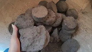 Charcoal crumbling super relaxing 😌 sound  | oddlysatisfying video | asmr charcoal dusty mixing