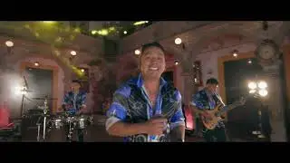 CON UN VASO DE CERVEZA - LOS CAPOS