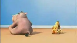 Hippo fart annoys dog