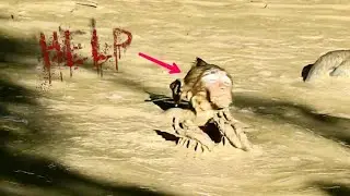 No one help, baby monkey got choke during swimming