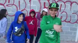 Aixeca't, protesta, dona'ls esperança -  Institut Escola Barnola (Avinyó)