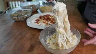 Domaći mešeni rezanci sa sirom/mesom/makom/pekmezom/kupusom