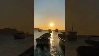 ОДНОГЛАЗЫЙ ЧЕЛОВЕК НАСТУПИЛ В ГОВНИЩЕ И МОЕТ НОГИ НА ЗАКАТЕ В КОЛУМБИЯ 