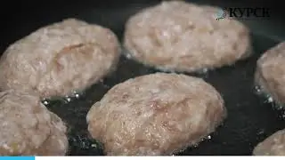 «Мама Люда» из Курска жарит для фронта котлеты