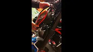 Headlight Removal - KTM Duke 390, 125, 200, 250