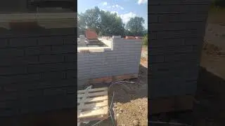 Пару дней работы и полдома готово💪 #строительство #кирпич