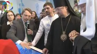 Святейший у панели Синодального отдела