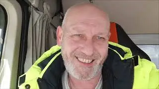 Очень, знакомое место! Заехал, на установку чехлов, ковра, занавесок.