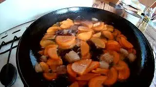 Жарю картофель нового урожая. Оценка внука.