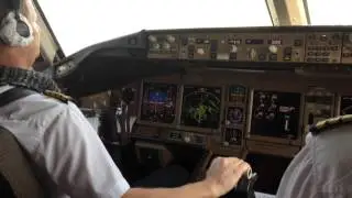Трансаэро Boeing 777 Посадка пилота-инструктора в Бангкоке