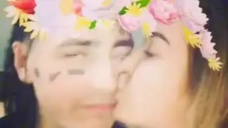 Марьяна Ро целует фейса