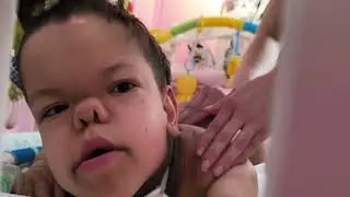 У Олюшки опять массаж