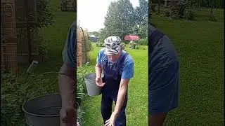 Дай воды ПОЖАЛУЙСТА.