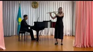 Ли София, 1 тур