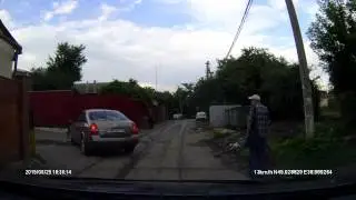 Проехал как проплыл...брод после дождей в Краснодаре на Карасунской  Набережной  25.06.2015г.