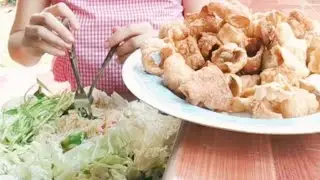 eat papaya salad#asmr #asmrvideo #asmrfood #asmrfoods #asmreatingshow #eatingshow #asmreatingshow