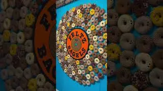 Feltz Bagels: The cutest pop-up art gallery in NYC, created by the artist Lucy Sparrow! #feltzbagels