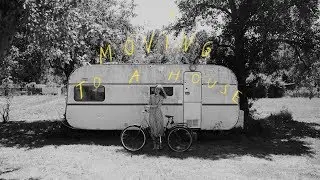 Moving together to the village - Lost moments of July