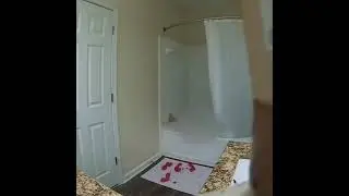 коврик, который краснеет при намокании 