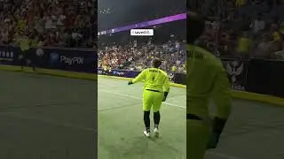 1vs1 vs Ronaldinho went crazy😱